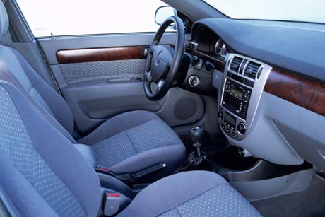 http://www.automag.be/IMG/jpg/Daewoo_Nubira_1800_CDX_interieur_2004_29.jpg