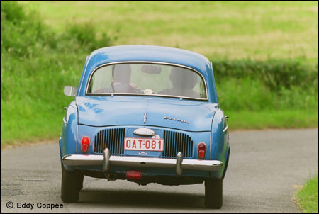 Dauphine Gordini agile sur les petite routes Auveloises